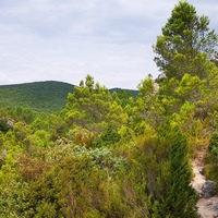 Photo de France - Le Cirque de Mourèze et le Lac du Salagou